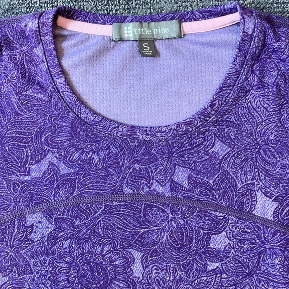 Title Nine Purple Floral Wool Blend Long Sleeve  Top w/ Zipper Pocket - size S - Picture 6 of 9